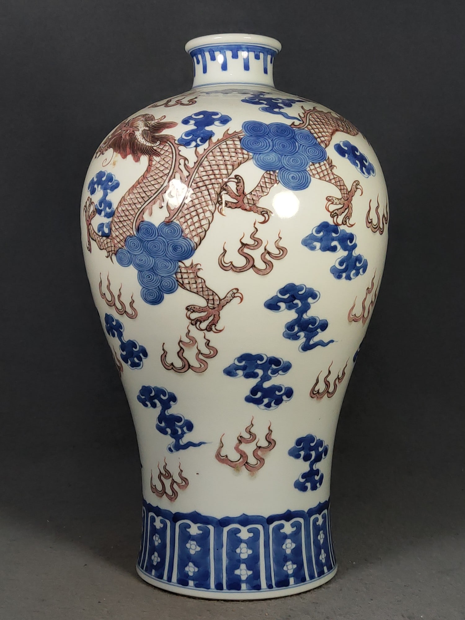 Blue and white underglaze red plum vase with dragon and cloud design, made during the Qianlong - 3