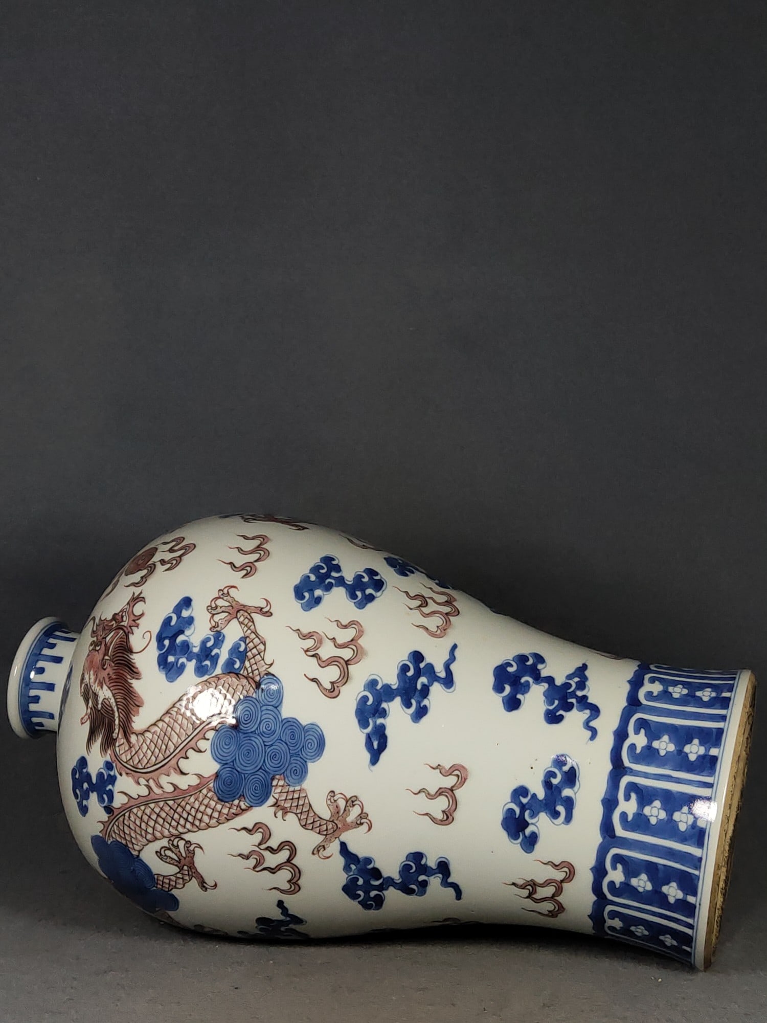 Blue and white underglaze red plum vase with dragon and cloud design, made during the Qianlong - 4
