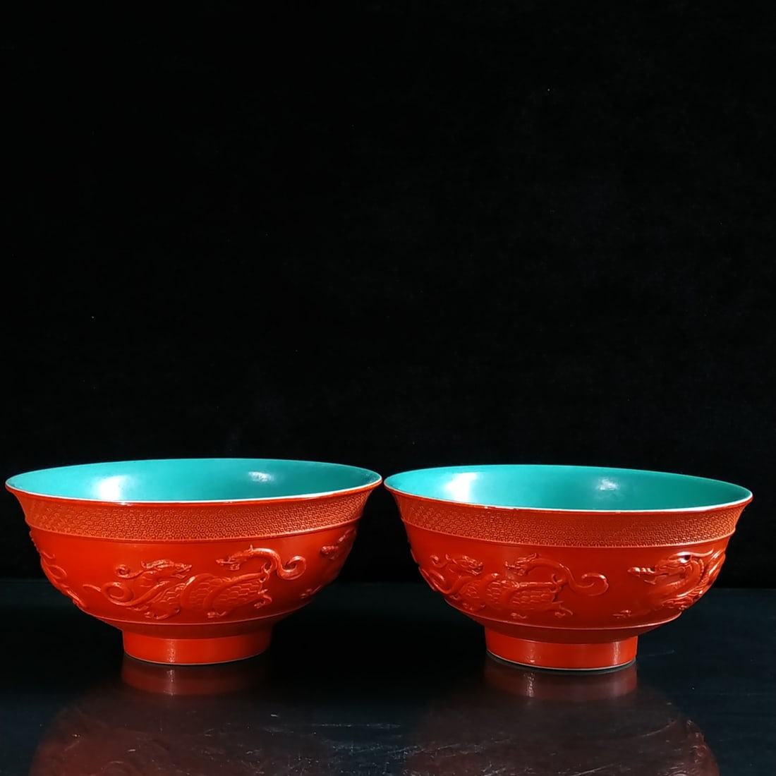 Qing Dynasty Yongzheng Period Handmade Red Relief Inner Painting Bowl: Qing Dynasty Yongzheng Period Handmade Red Relief Inner Painting Bowl Provenance:Private collection from a professor in ESC Rennes School of Business. Our cooperative logistics services provider