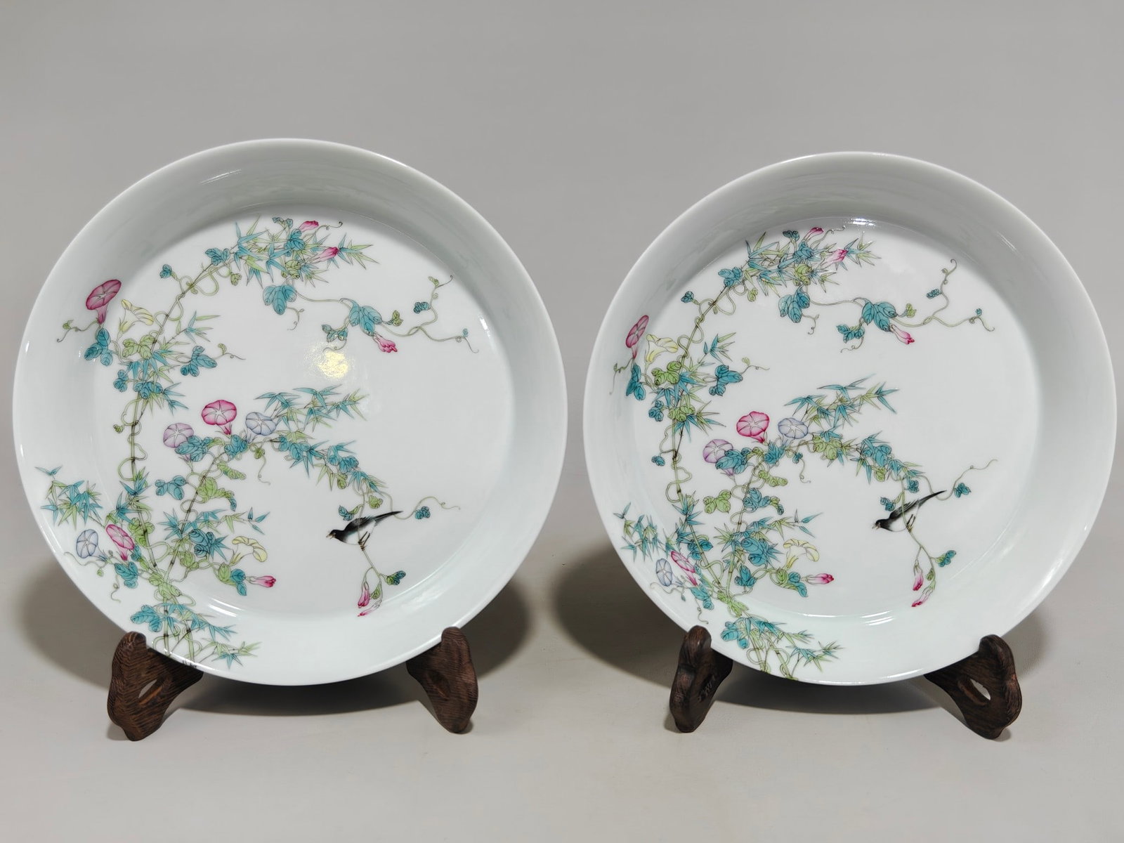 A famille rose straight-rimmed dish with floral design, bearing the mark of the Yongzheng reign of (1 of 9)