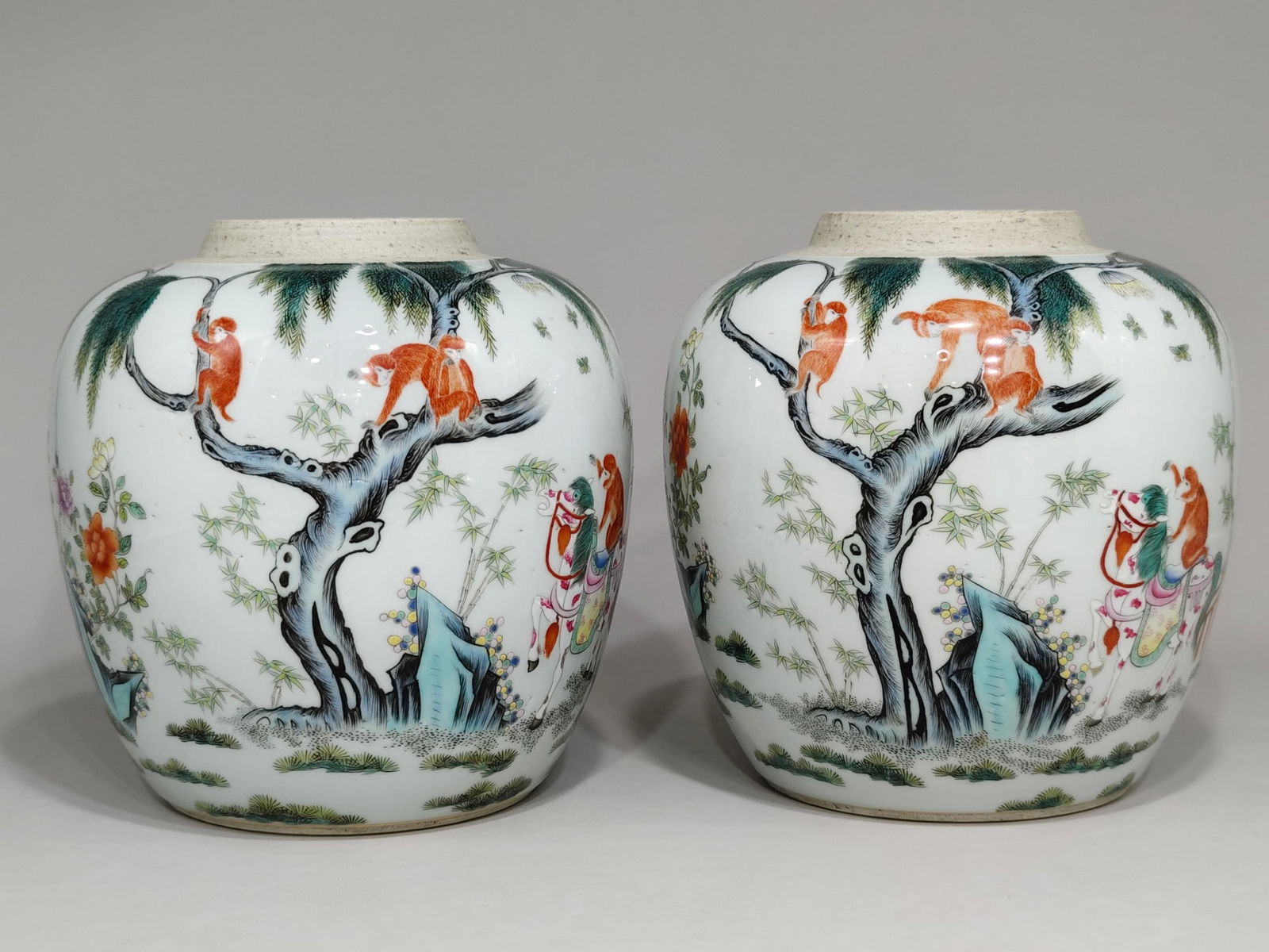 A famille rose jar depicting an emperor being granted a high official rank.: Height 20.5 cm, diameter 20 cm, famille rose enameled jar with the design of "Immediately Granted a Marquis Title". Provenance:Private collection from a professor in Heidelberg University. Our