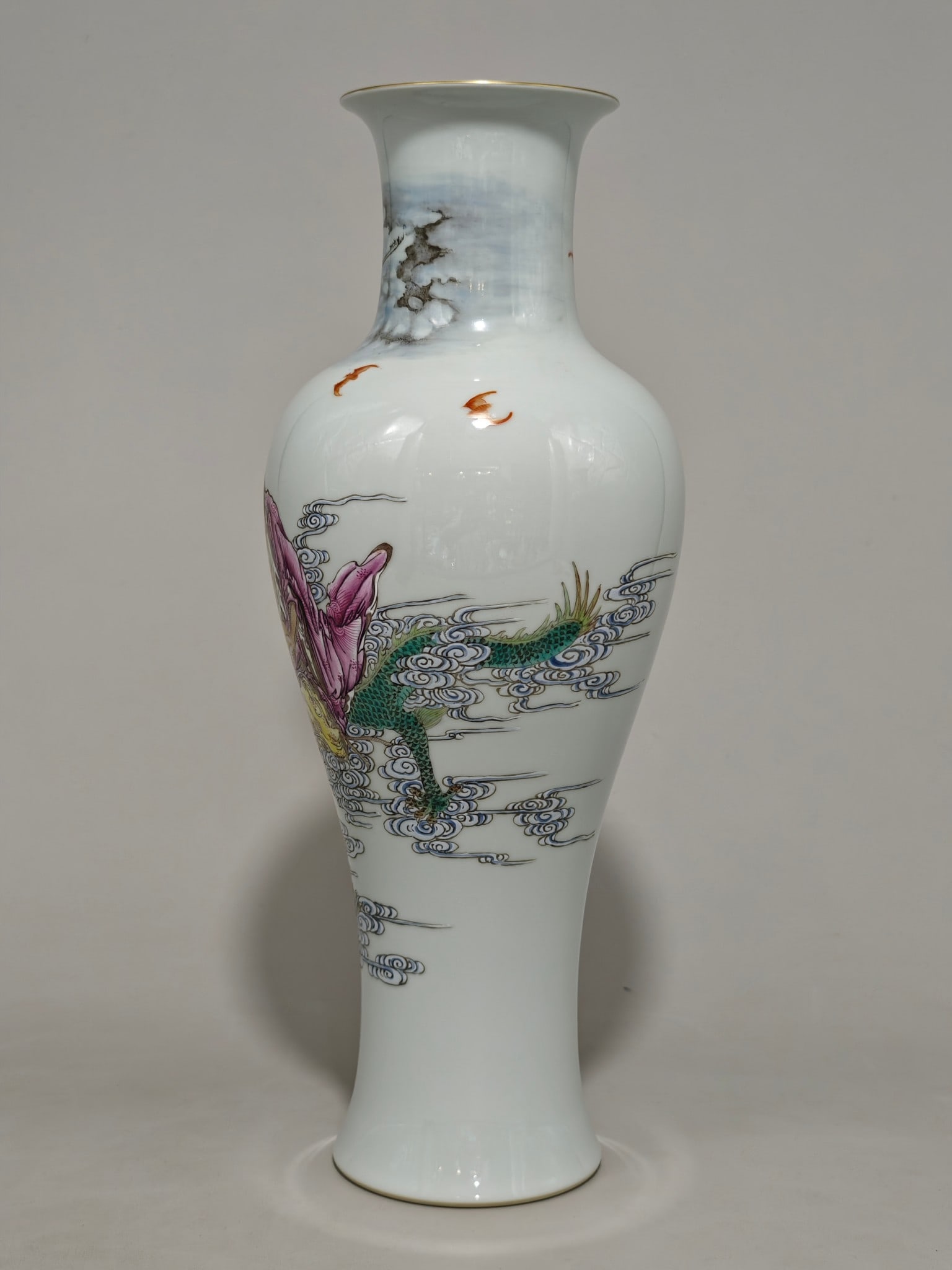 A famille rose fish-tail vase with dragon and arhat motif, bearing the mark of the Yongzheng reign - 6
