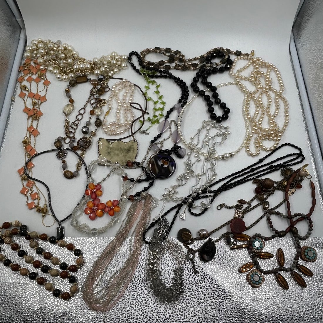 Collection of Fashion Necklaces - Costume Jewelry Lot (1 of 8)