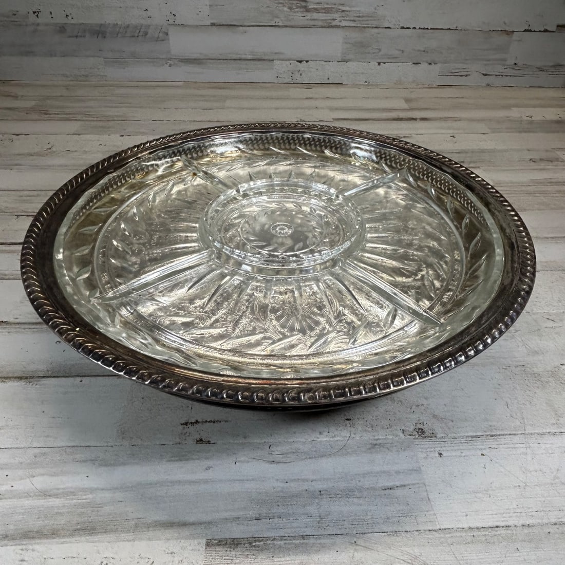 Vintage Silver Plated Footed Relish Dish w/ Etched Glass Insert Condiment Server (1 of 7)