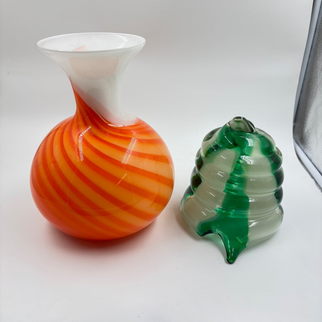 Murano Style Art Glass Vase & Bell Christmas Tree Figurine Swirl Orange White Green (1 of 8)