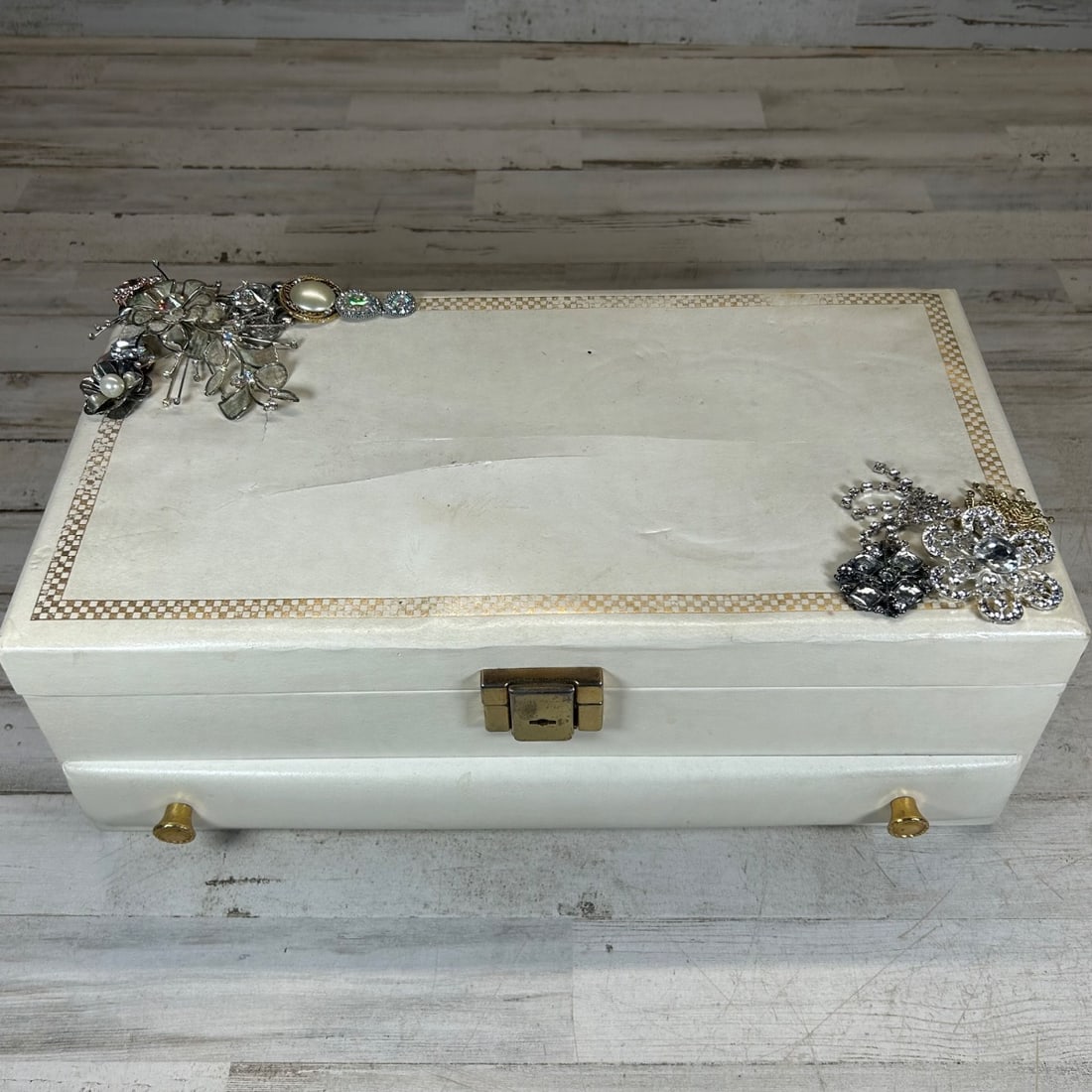 Vintage White Jewelry Box w/ Assorted Costume Jewelry Lot (1 of 7)