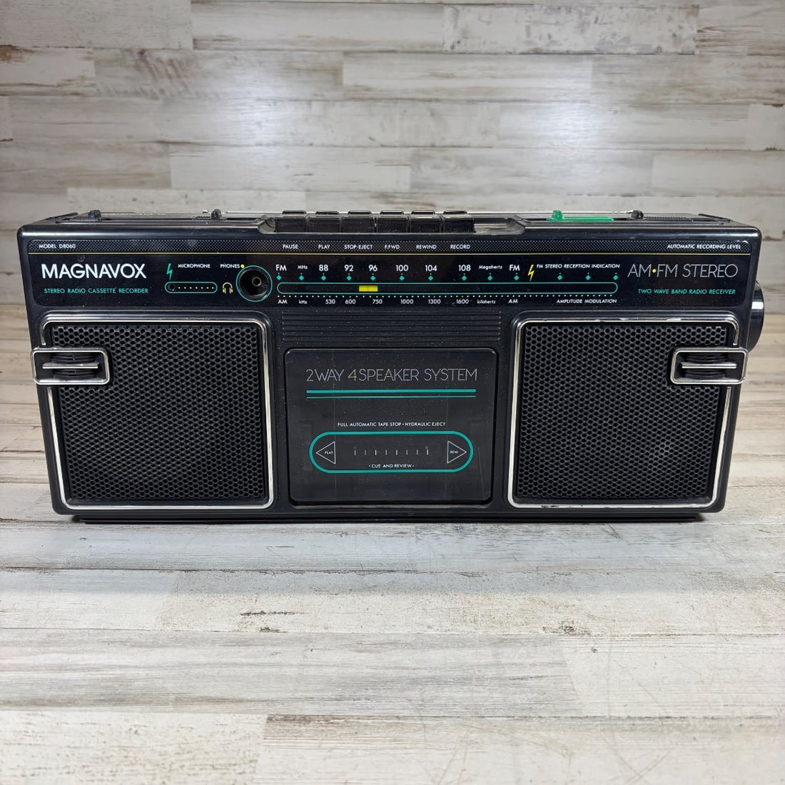 Magnavox D8060 AM/FM Stereo Radio Cassette Recorder Boombox 2-Way 4-Speaker System (1 of 9)