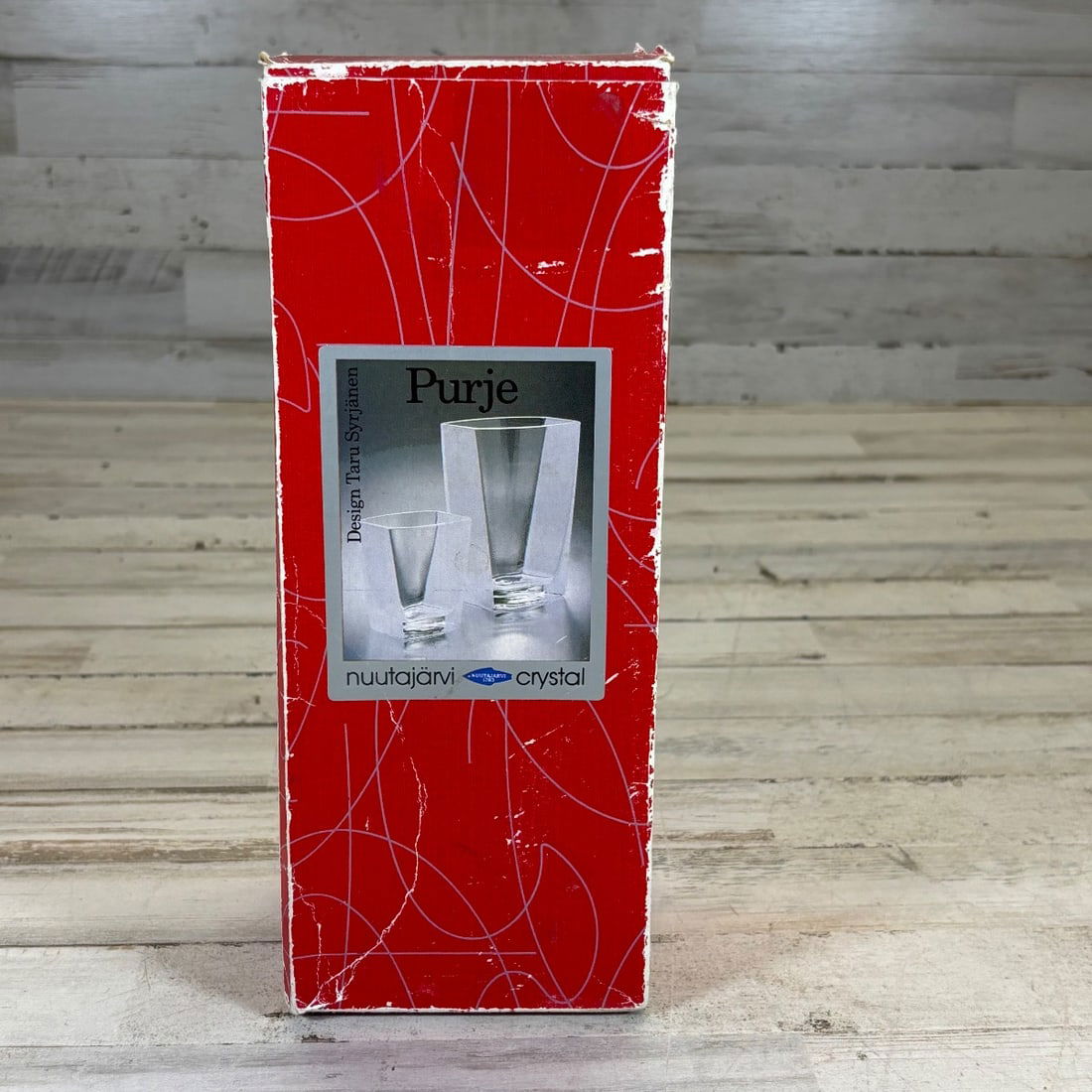 Nuutajarvi Crystal "Purje" Vase by Tary Syjanen Amber Brown Square Modern MCM: This stunning "Purje" vase, designed by Tary Syjanen for Nuutajarvi Crystal, showcases a modern, minimalist aesthetic with its clean square lines and elegant amber brown hue. Crafted in Finland, this