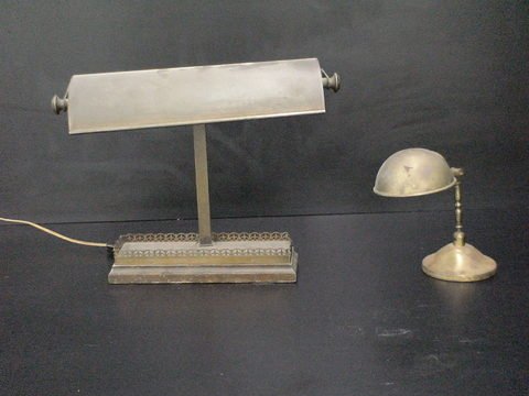 Set of 2 brass lamps: Two vintage desk lamps, one: Set of 2 brass lamps: Two vintage desk lamps, one small round desk lamp no cord, and one long banker type lamp with fancy base and cord.