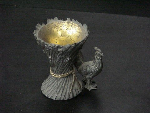 HEN/ROOSTER & WHEAT in Cast Metal w/Brass open co: HEN/ROOSTER & WHEAT in Cast Metal w/Brass open container. This cast metal holder has a brass insert for holding any variety of small items (possibly toothpicks or tobacco??). This item measures 3 1/2"