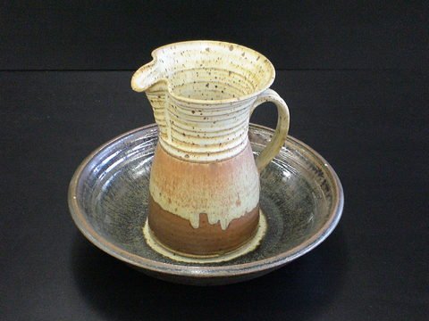 Lot of 2: Pitcher in three shades of brown--speck