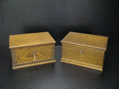3 Wooden Boxes Oak Dovetailed Some For Jewelry: Lot of 3 boxes: Two wooden Jewelry boxes, inside each has a 3 divider tray that lifts out, hinged lids, small skeleton key locks, 13x9x7, and a Dutch Master cigar showcase, with dovetailed edges and c
