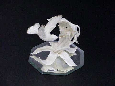 Lenox China - Classic Hummingbird On Mirror: Lenox China with ivory and gold trim- Classic Hummingbird, handcrafted in China.