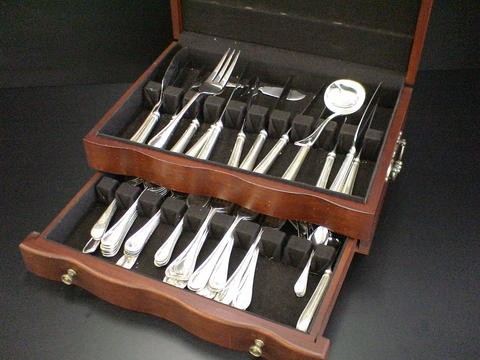 Cherry wood silverware box, with the following Fl: Cherry wood silverware box, with the following Flatware set signed Roberts & Belk Sheffield England, 1 cake server, 1 pie server, 3 serving spoons, 1 serving forks, 12 knives, 1 butter knife, 12 demi-