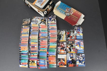 1996-97 Leaf Donruss Hockey Card Set in Pro Set Display Box - Not Complete