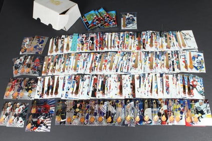 1994-95 Pinnacle Series I Hockey Card Set in Box - Complete With Rink Collection Bonus Cards