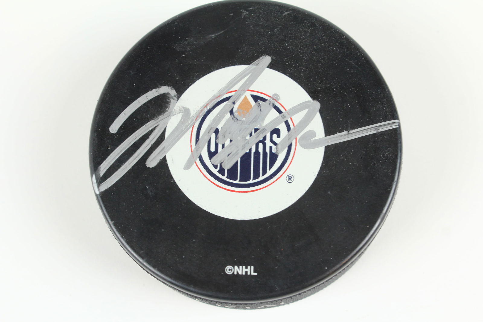 Autographed Edmonton Oilers Hockey Puck - Mark Messier (1 of 7)