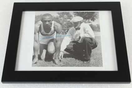 Autographed Paper with Picture Jesse Owens - 1936 Olympian