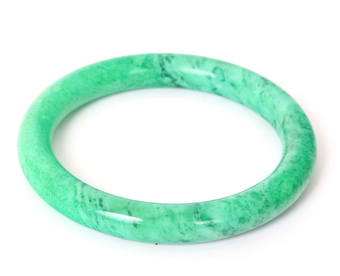 Bright Green Chinese Jade Style Bangle Bracelet (1 of 4)