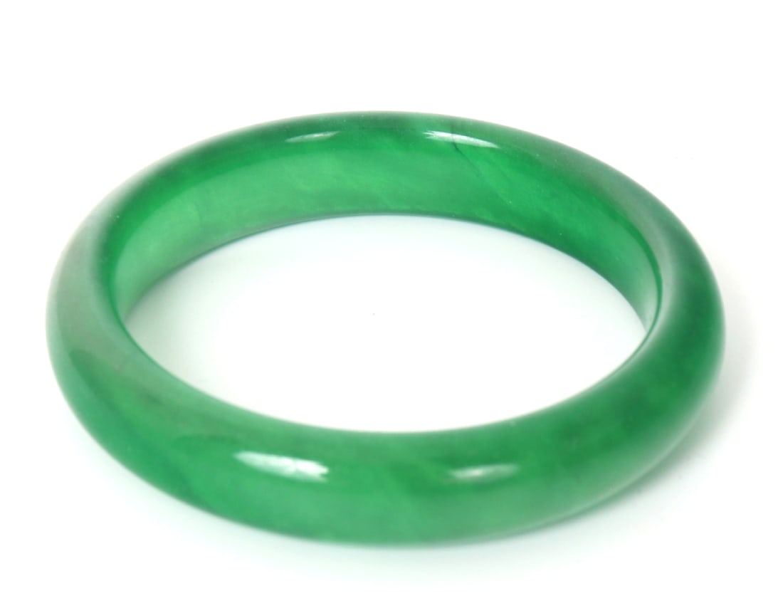 Lovely Chinese Green Jade Style Bangle (1 of 4)