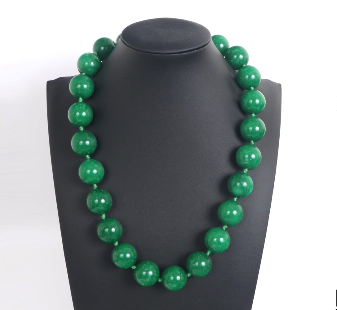 Heavy Chunky Chinese Jade Style Beaded Necklace (1 of 3)