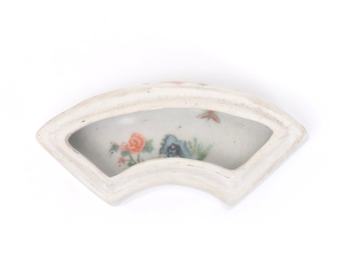 Chinese Porcelain Painted Paste Box - 5