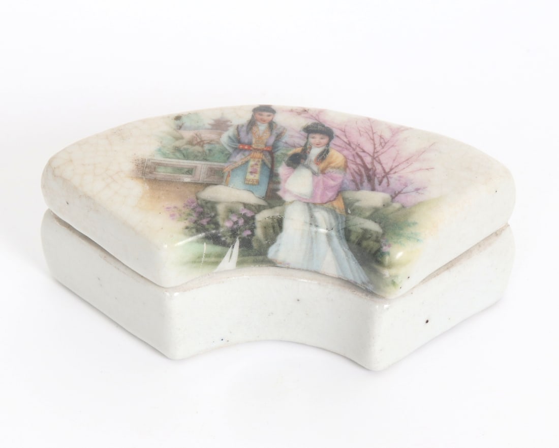 Chinese Porcelain Painted Paste Box: Adorable early Chinese porcelain paste box with a beautiful hand painted scene to the top as well as painted floral scene to the interior. A man stands with a women in a garden with lovely floral