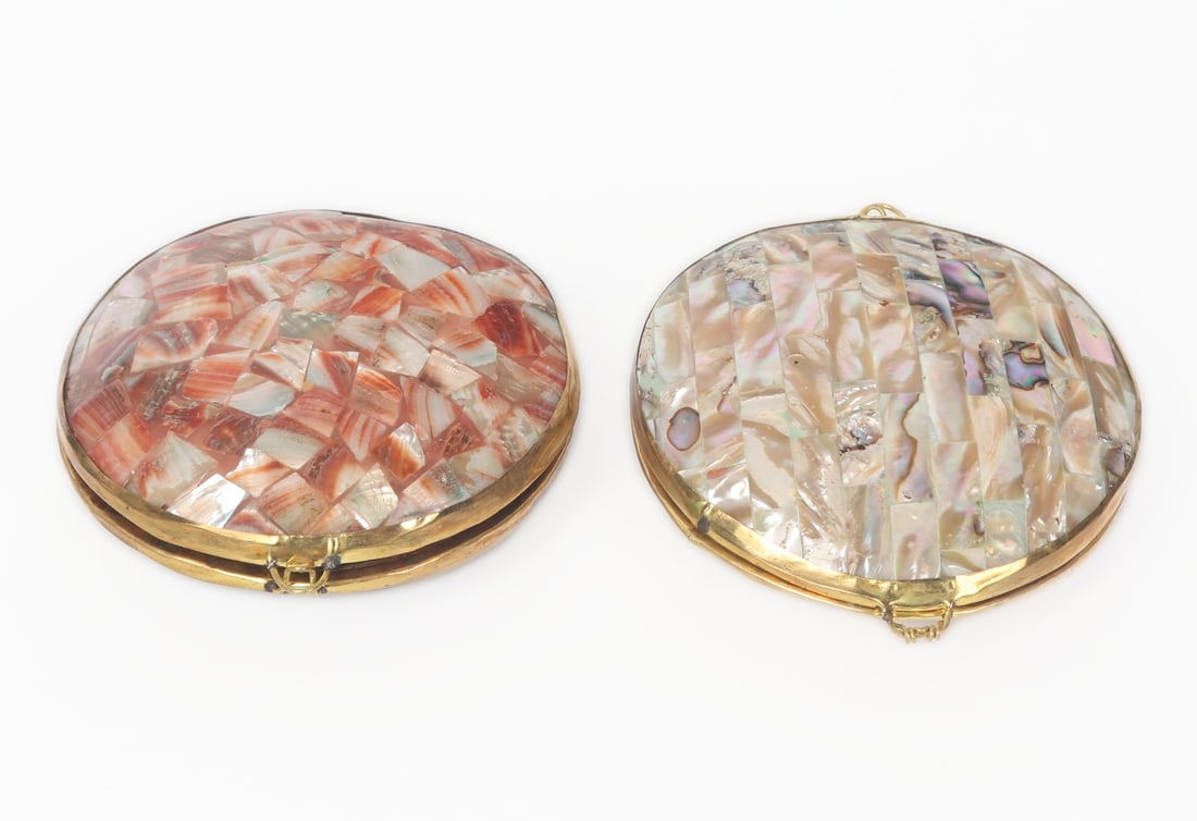 Lovely Pair of Coconut & MOP Snuff Boxes (1 of 7)