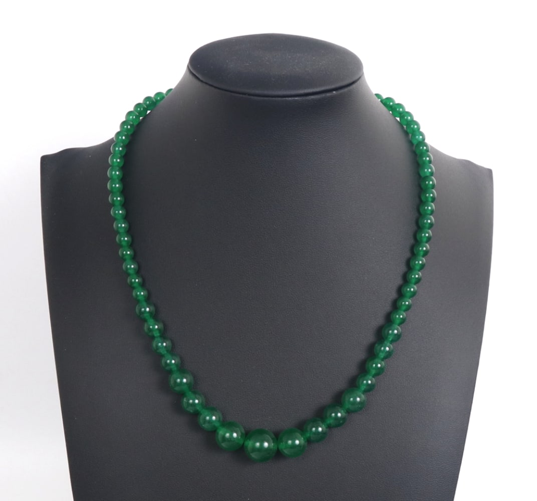Chinese Jade Style Beaded Necklace (1 of 3)