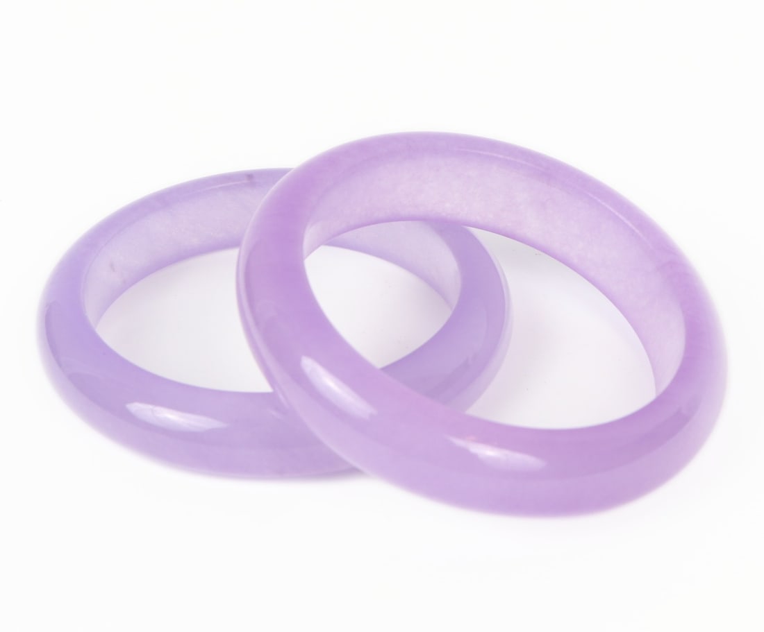 Pair of Lavender Chinese Bangle Bracelets (1 of 6)