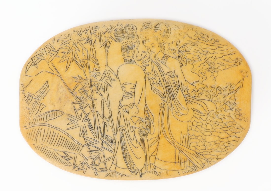 Beautiful Scrimshaw Style Box - 2