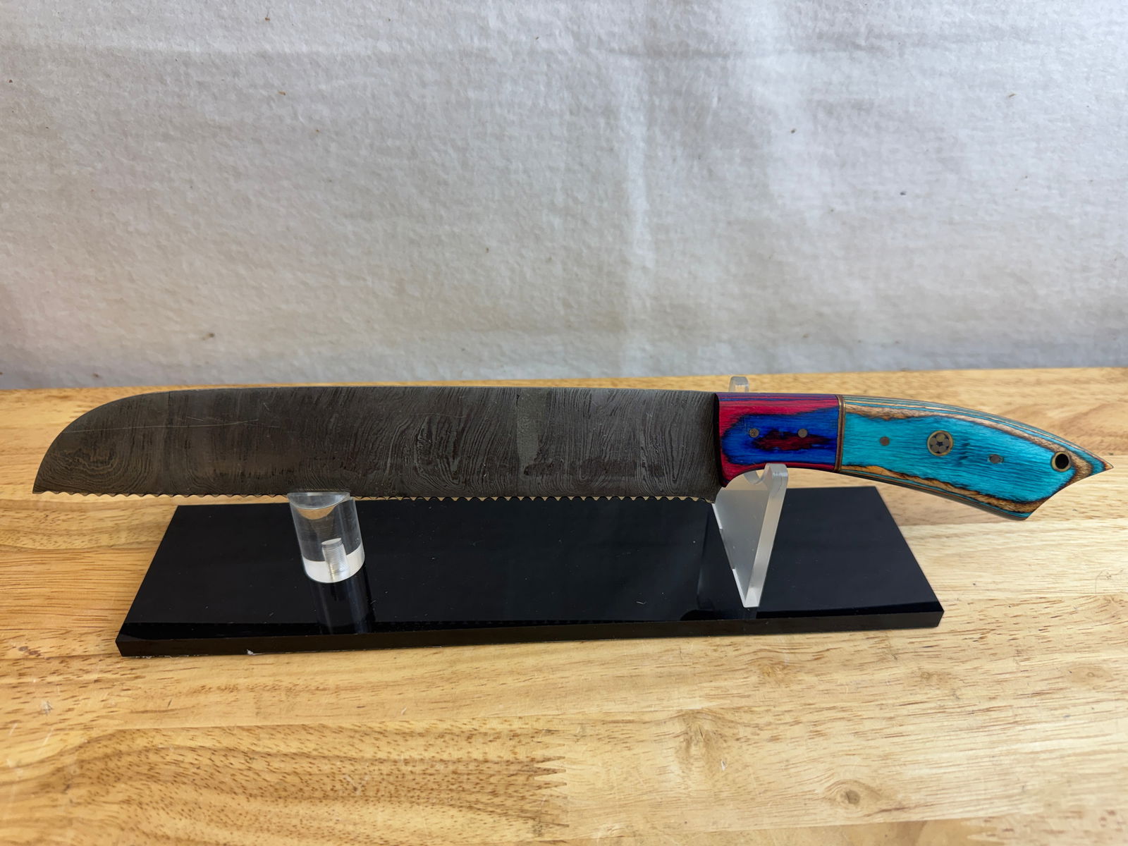 Beautiful Handmade Damascus Steel Serrated Knife (1 of 7)