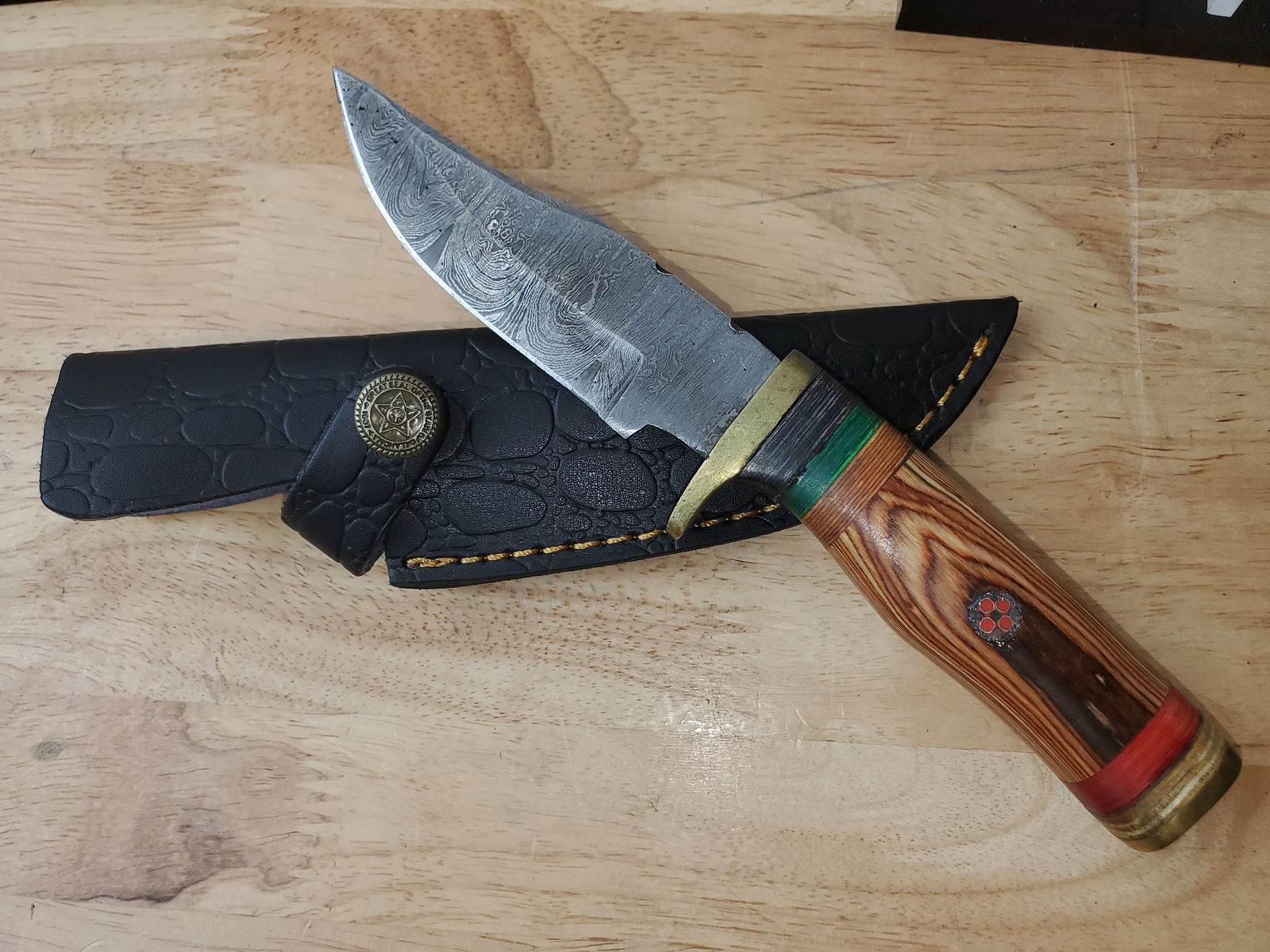 Beautiful Handmade Damascus Steel Knife w/Sheath (1 of 10)