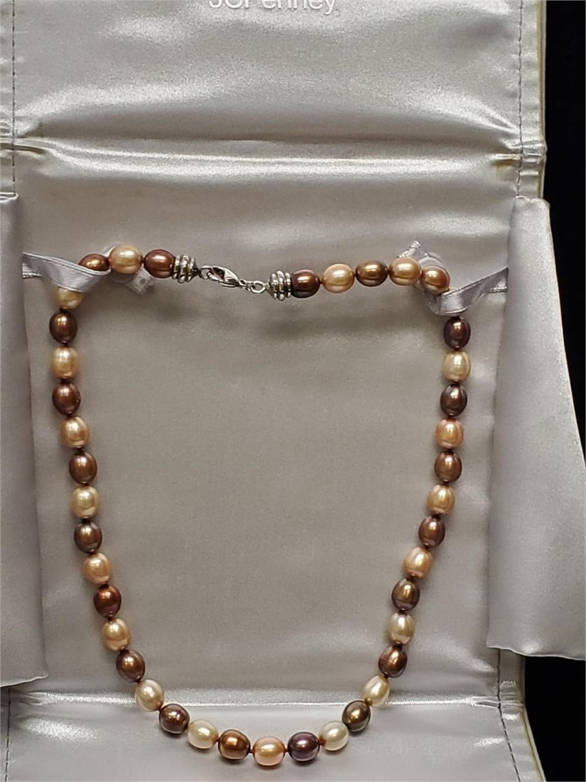 Vintage Multi-Colored Brown Pearl Strand Necklace: Vintage Multi-Colored Brown Pearl Strand Necklace