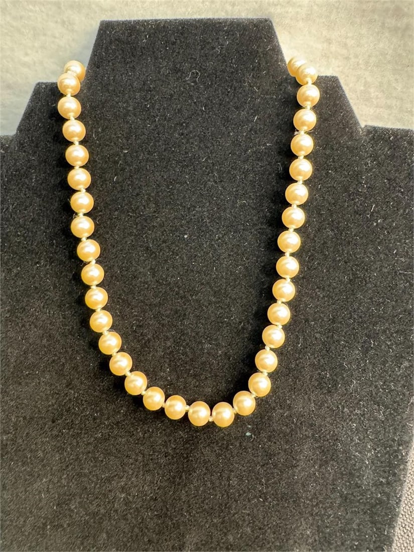 Carolee Pearl Necklace: Carolee Pearl Necklace
