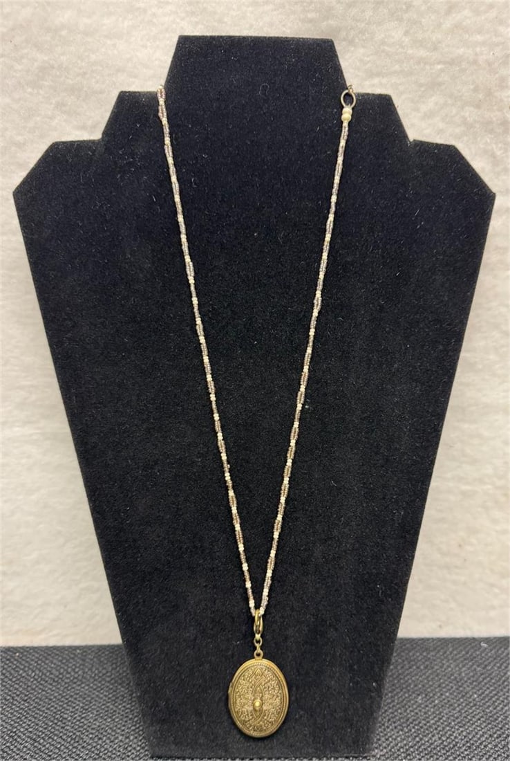 Coldwater Creek Vintage Gold Oval Locket Necklace (1 of 15)