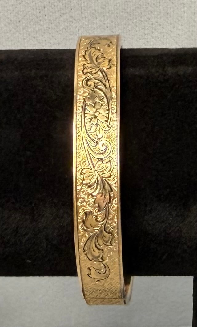 Floral Etched Victorian Style Gold Bracelet (1 of 10)