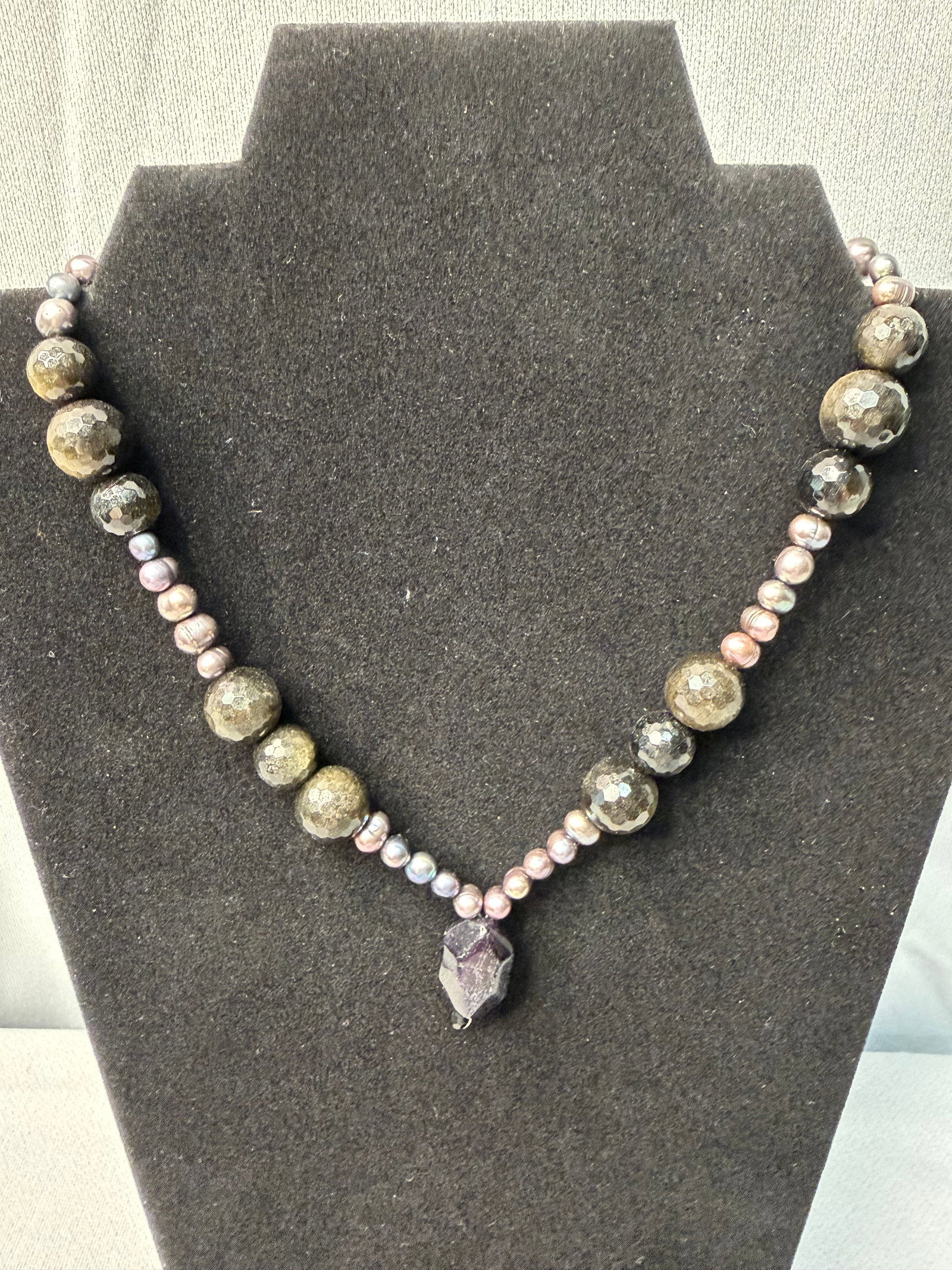 Beaded Gemstone & Pearl Necklace (1 of 6)