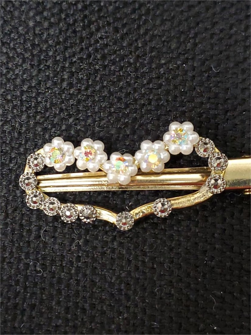 Vintage Golf Tone Heart Shaped Barrette w/Faux Pearl Flowers: Vintage Golf Tone Heart Shaped Barrette w/Faux Pearl Flowers and Rhinestone Accents