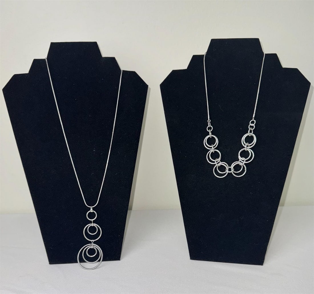 Pair of Silver Fashion Necklaces (1 of 16)
