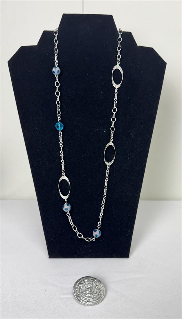 Silver Link Necklace featuring Circular Pendant: Silver Link Necklace featuring Circular Pendant