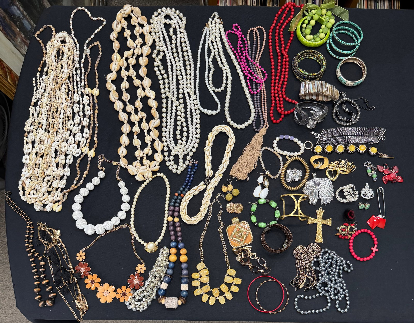 Large Mystery Lot of Jewelry: Large Mystery Lot of Jewelry