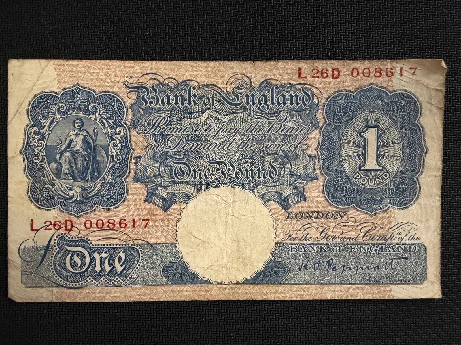 Great Britain 1 Pound Banknote from Bank of England - 1940-1948 - Rare (1 of 2)