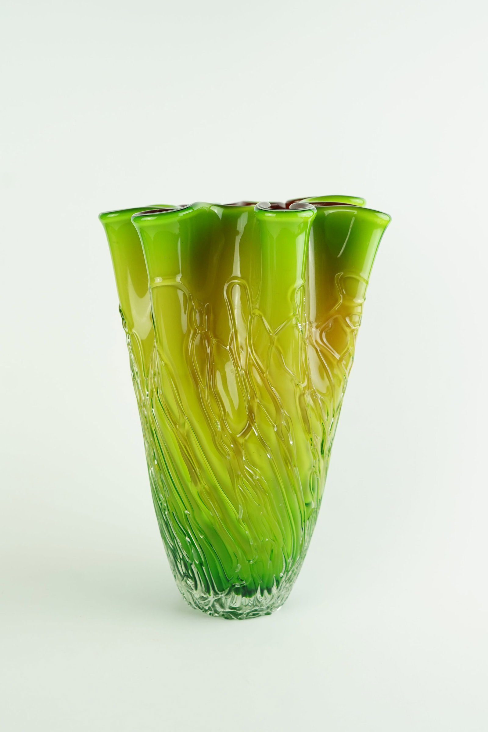 Vintage Jaakko Liikanen Ruffled Art Glass Vase (1 of 6)