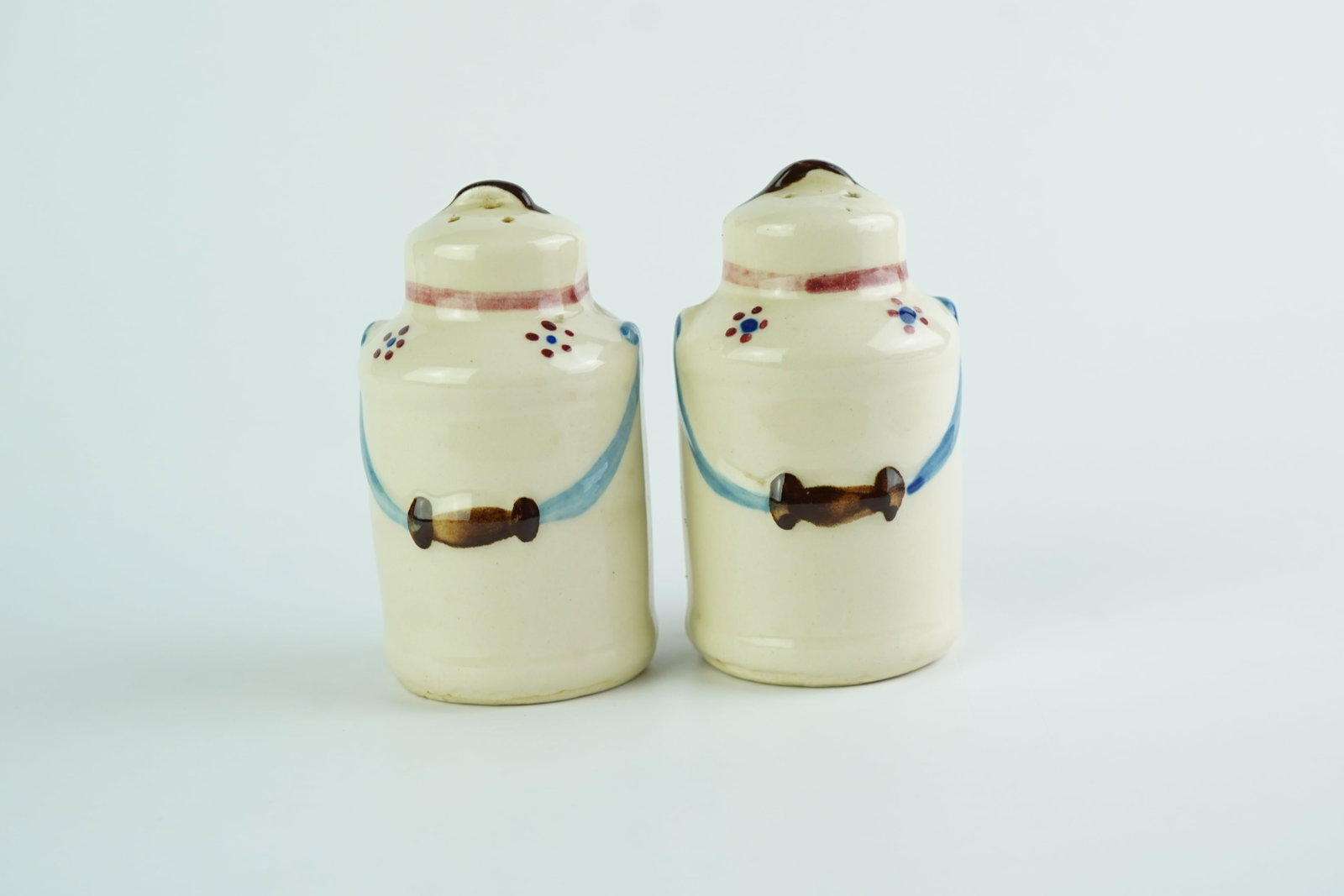 Vintage Shawnee Pottery Salt & Pepper Shaker set: Both are in pristine condition