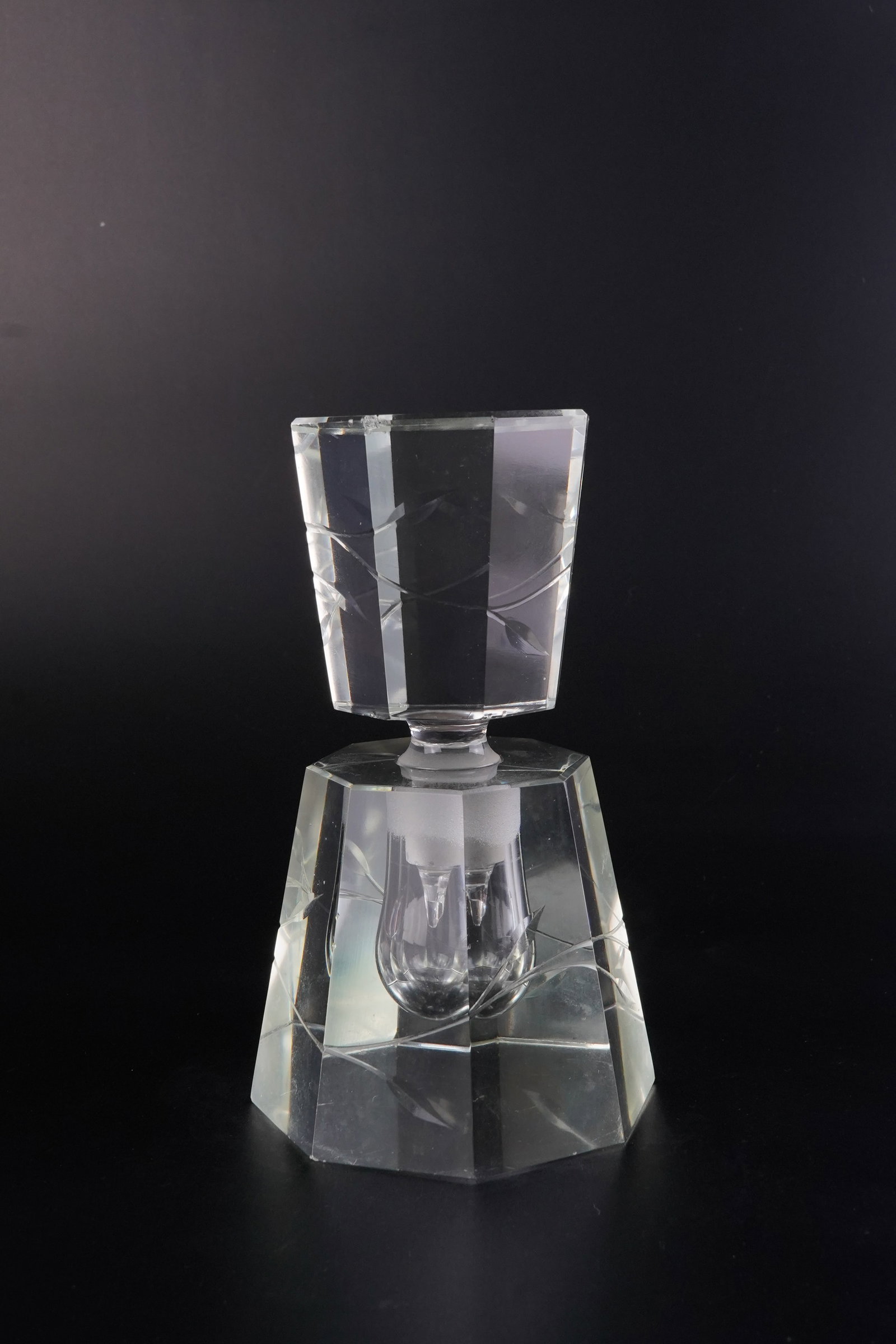Vintage Clear Cut Perfume Bottle (1 of 6)