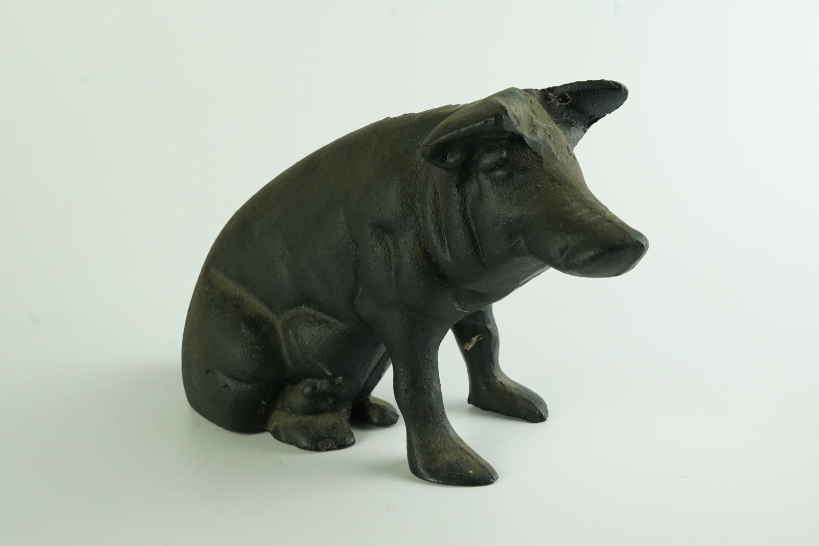 Cast Iron Pig Coin Bank (1 of 4)