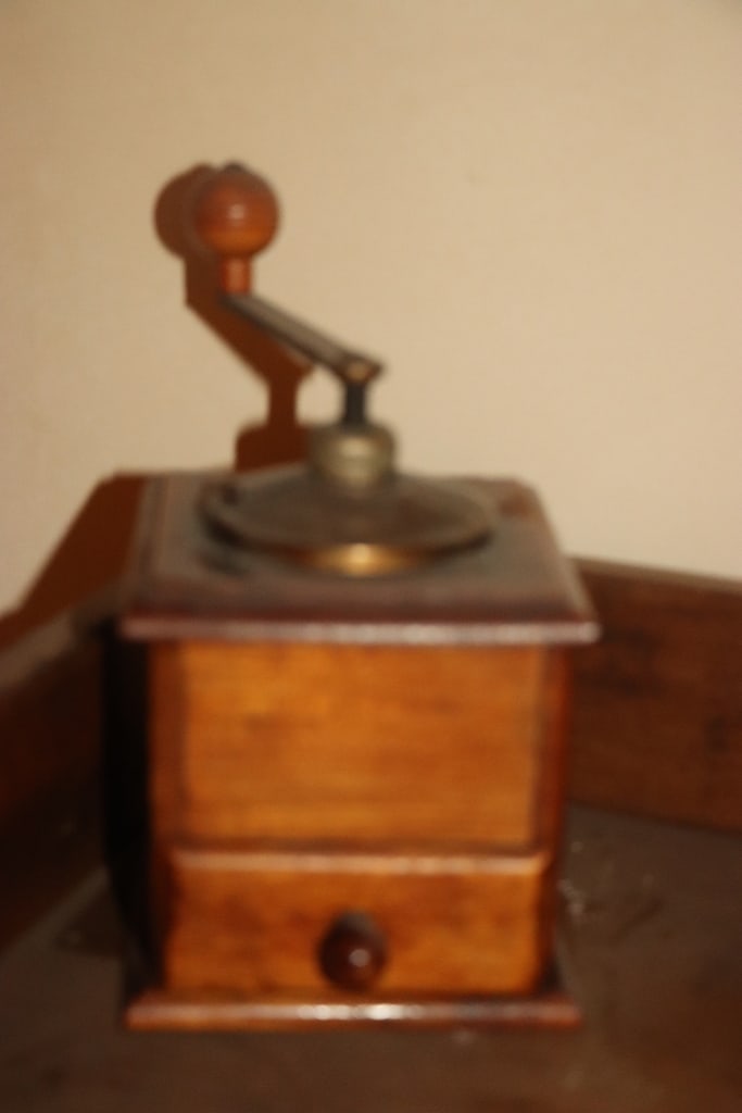 VINTAGE COFFEE GRINDER (1 of 1)