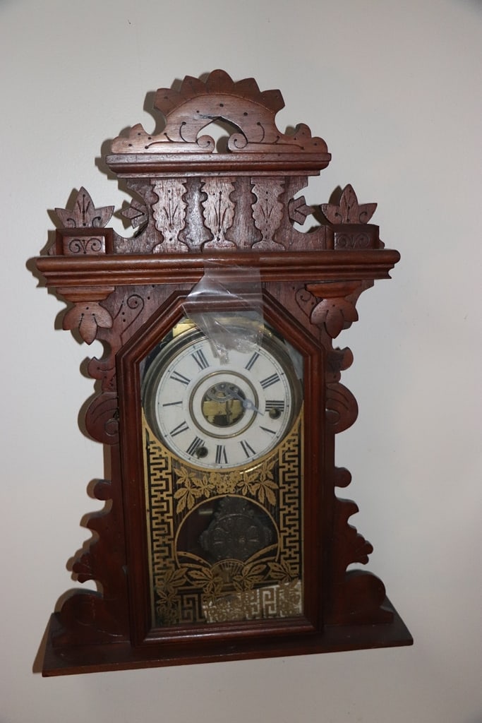 WALL CLOCK: A VINTAGE EASTLAKE STYLE WALL CLOCK. UNTESTED.