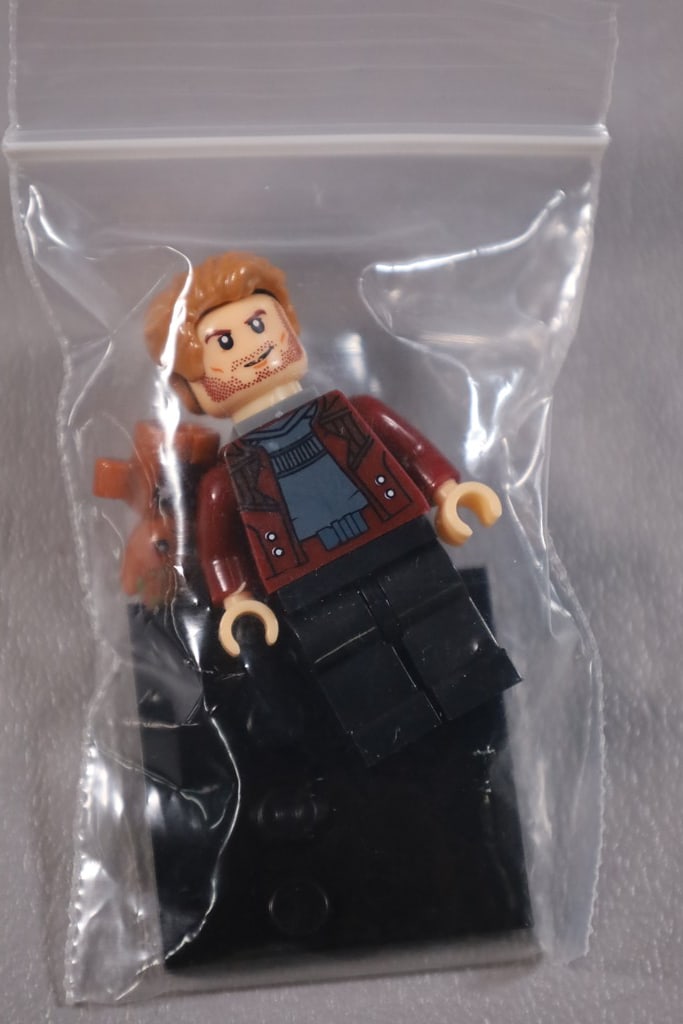 CUSTOM MINIFIGURE: A CUSTOM STARLORD (GUARDIANS OF THE GALAXY 2) LEGO STYLE/COMPATIBLE MINIFIGURE. EXCELLENT CONDITION.
